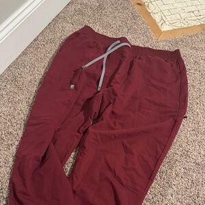 Women’s Fabletics Scrubs Burgundy Jogger Pants XL